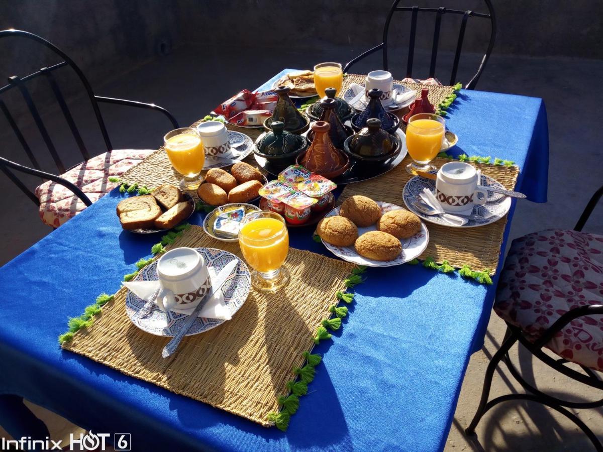 Отель Sahara Camel Tours Camp Мерзуга Экстерьер фото