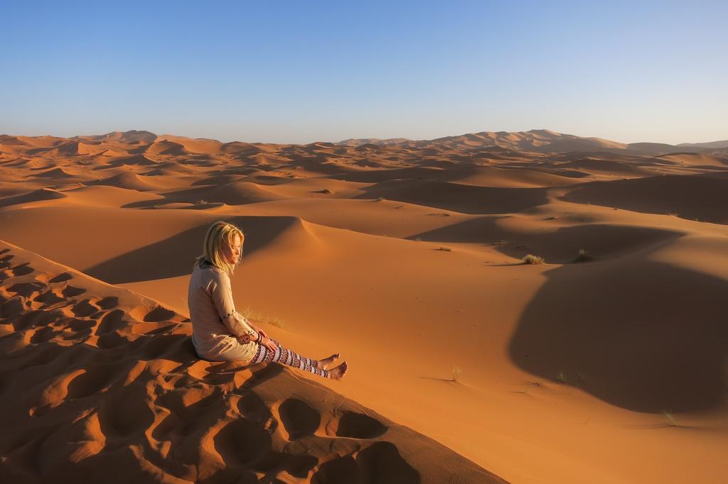 Отель Sahara Camel Tours Camp Мерзуга Экстерьер фото