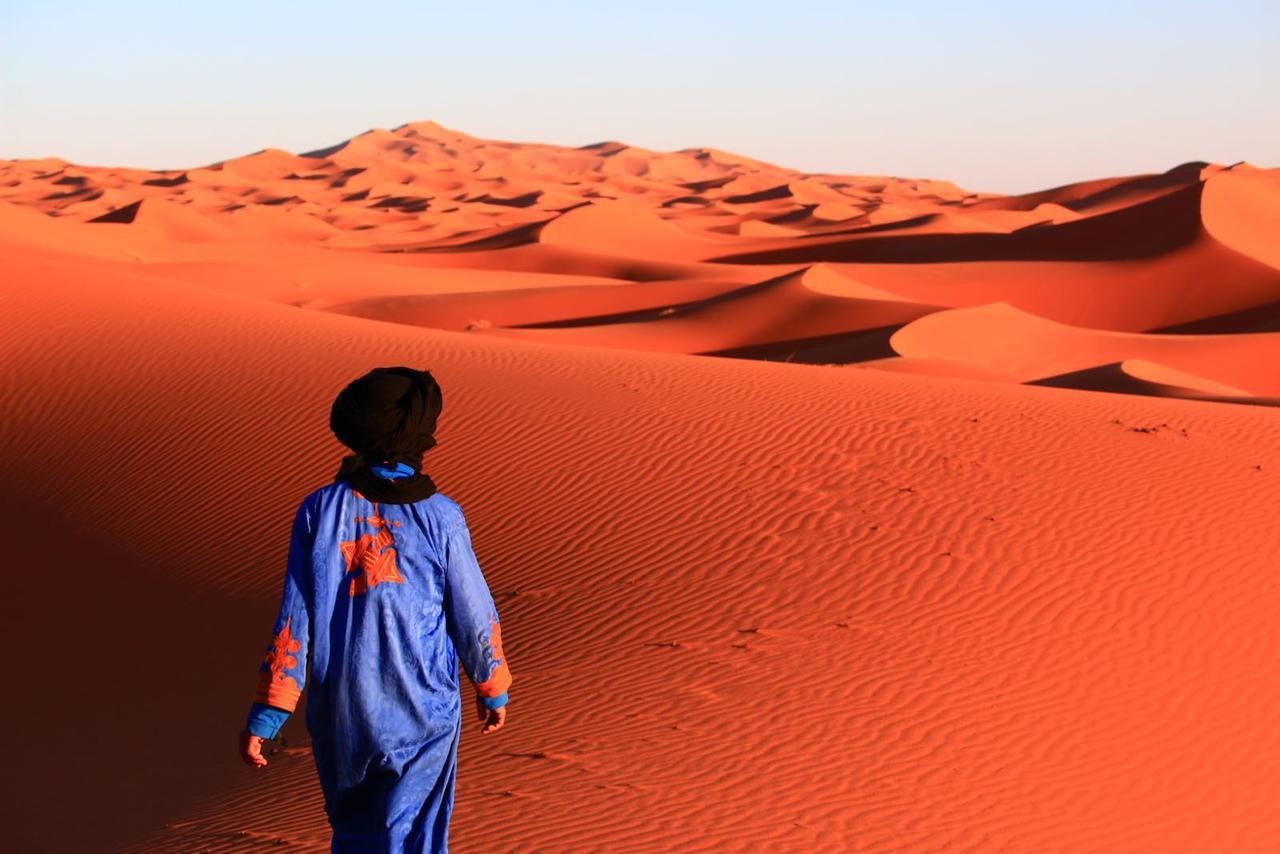 Отель Sahara Camel Tours Camp Мерзуга Экстерьер фото