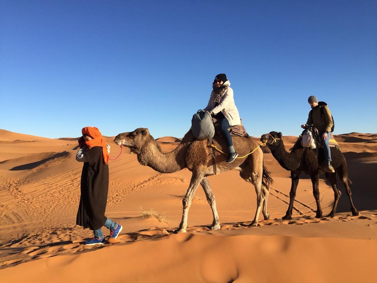 Отель Sahara Camel Tours Camp Мерзуга Экстерьер фото