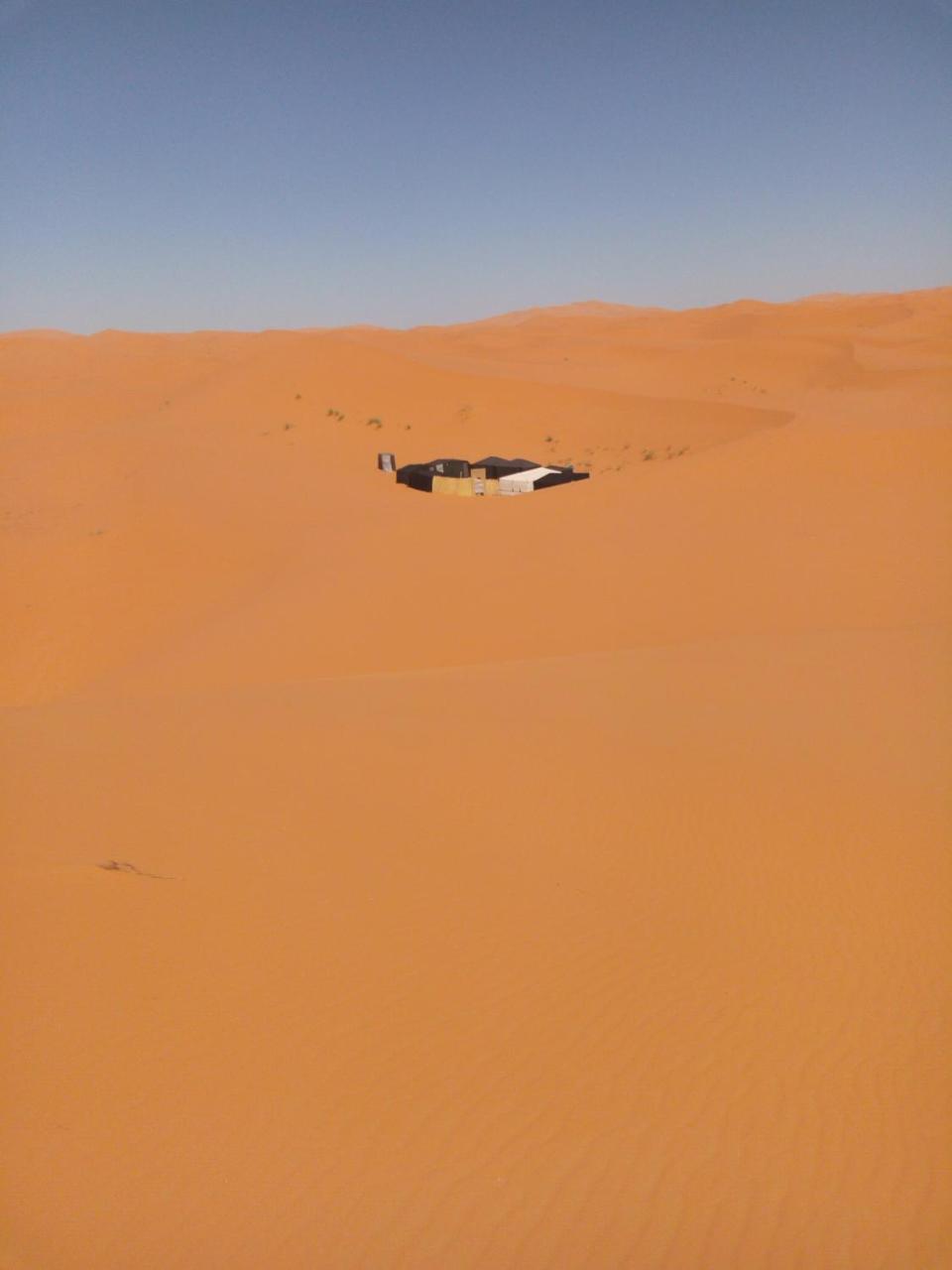 Отель Sahara Camel Tours Camp Мерзуга Экстерьер фото