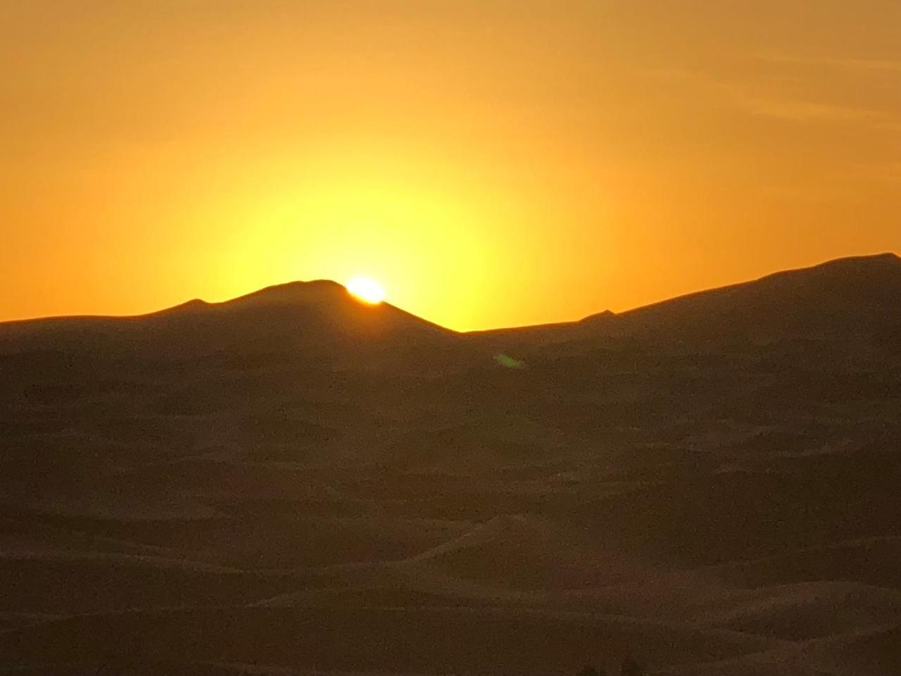 Отель Sahara Camel Tours Camp Мерзуга Экстерьер фото